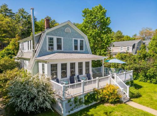 10-Min Walk to Beach - Huge Deck - Near Downtown