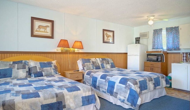 (12) Private Double Suite at Green Acres Summerside