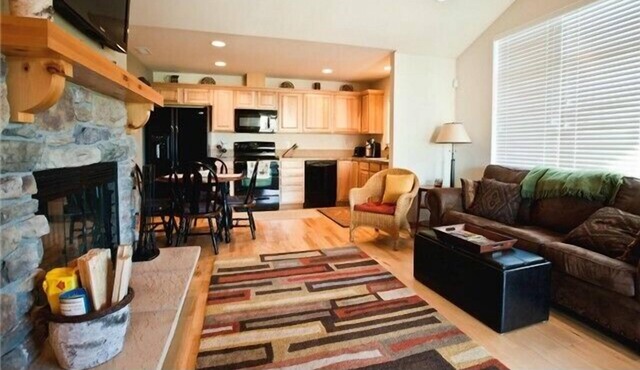 2 Bedroom, Fully Furnished Town Home Sleeps 5 close to Suncadia