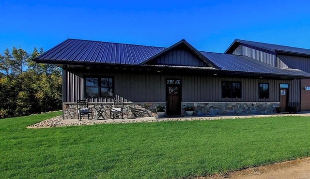 3 bed 2 bath luxury home next to crow river private.