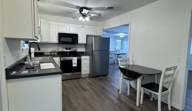 3 Bedroom 1 Large Bath, w/Fenced Back Yard! 3 Miles from West Plains!