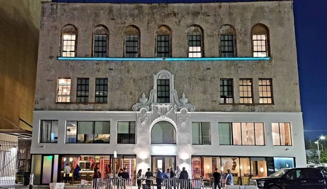 3 Bedroom Apartment, French Quarter Stay Next to Saenger, Streetcar
