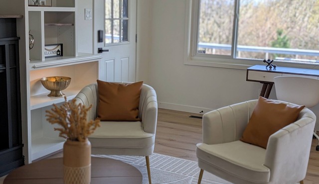 3 Bedroom Stylish Sunlit Home, Point Defiance, Smart TV
