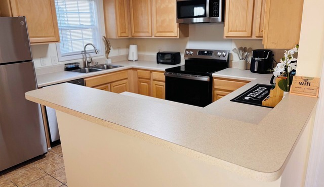 3-bedroom townhome in peaceful Havelock, 5 minutes from MCAS Cherry Point