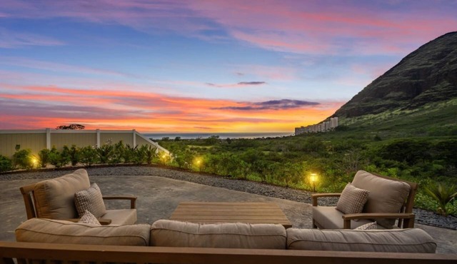4 Bdrm, Near Beach, Pool/Spa, Gym, BBQ, Free Prkng