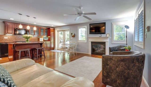 4 Mi to Waterfront & Wineries! Quiet Getaway