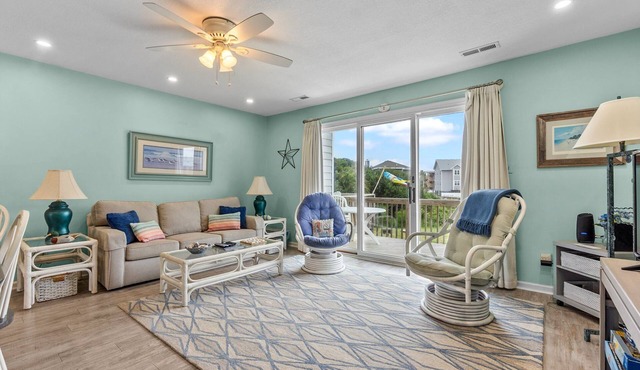 4217- Anne's Place - Cozy Duck Townhome | Walk to Beach & Shops