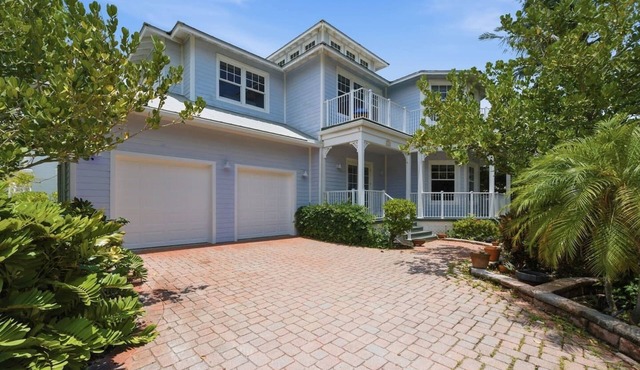 4BR Ocean View Home. Steps away from Juno Beach!