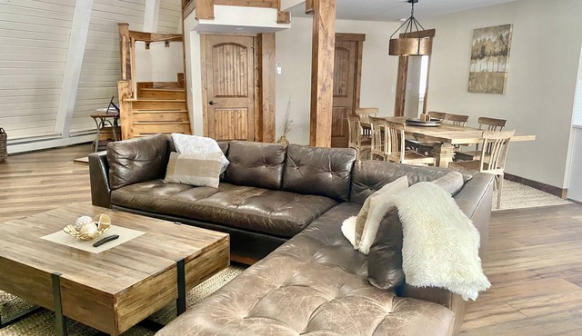 6 bedroom modern West Vail Home w/2 large decks, 300 yds from Vail free shuttle