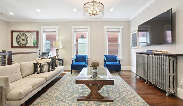 6BR Boston Home | Near T