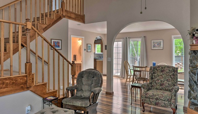 8 Mi to Dtwn Achorage! Home w/Pet-friendly Yard