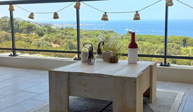 A charming setting with the sea in full view! in Pietrosella