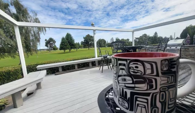 Abram’s Golf Course Retreat w/Hot Tub & Firepit