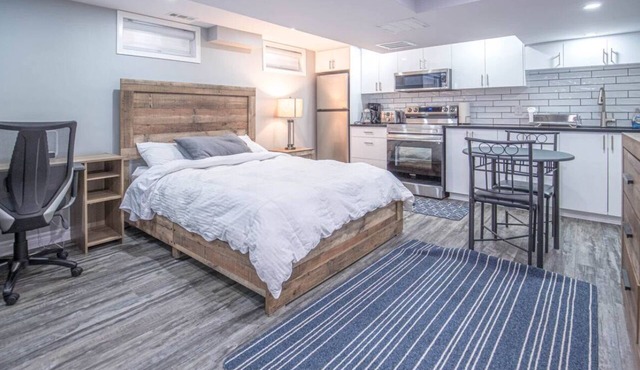 Adorable Bachelor unit, close to hospitals, shopping centres and downtown Ottawa in Ottawa