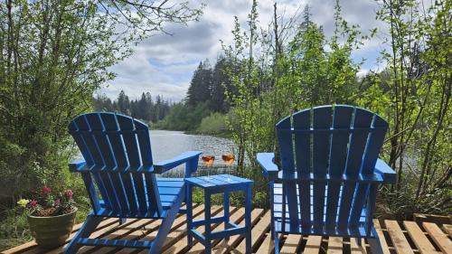 Alder Falls - Modern Woodland Retreat with Lake Access, AC, Fireplace, Patio, Sleeps 4
