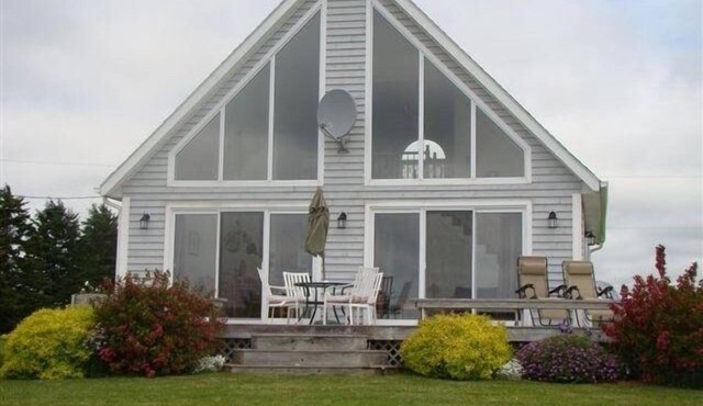 Alexanders Beach House, Beautiful 4 Star Ocean Front Beach House
