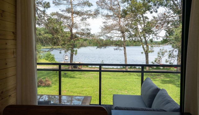 Algonquin's Edge Resort | Waterfront 8