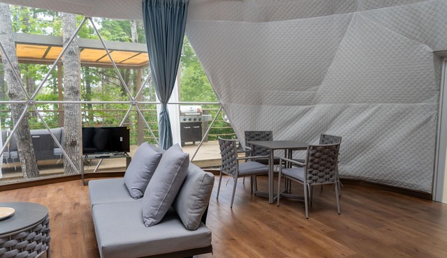 Algonquin's Edge Resort | Dome 1