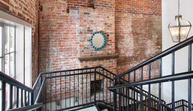 All-New Renov Large 3 bdrm, 2 ba Apt Huge Balcony on Frenchmen Street