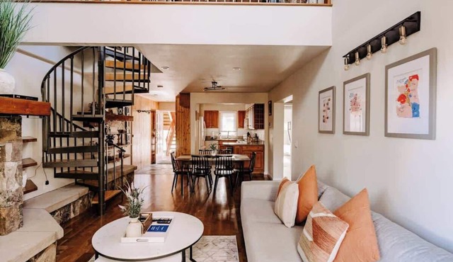 Alpine Hideaway with Free Shuttle | Wildernest