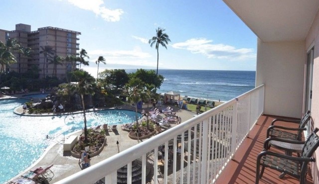 Amazing BeachFront Resort on Famous Kaanapali