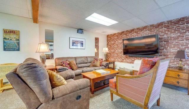 Anchorage Apt: Home Base for Alaska Adventure!