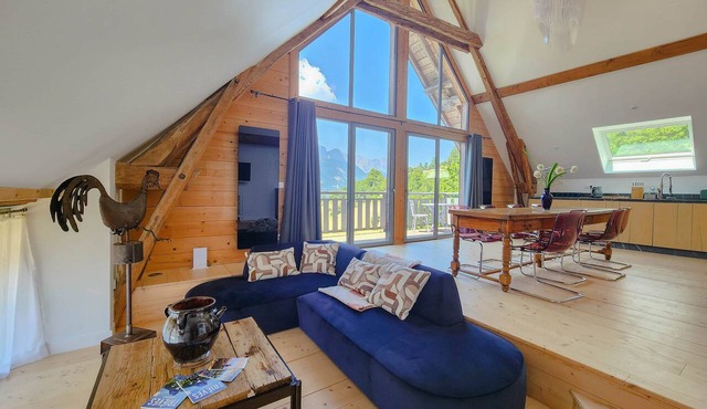 Architect-designed home in the hills above Sinard in Sinard
