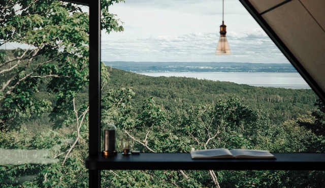 Architecture and design awards winning cabin with hot tubs and sauna.