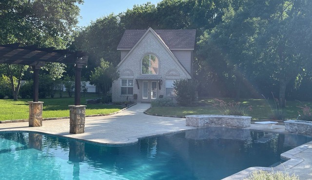 Argyle Cottage with Pool & Hot Tub in Argyle