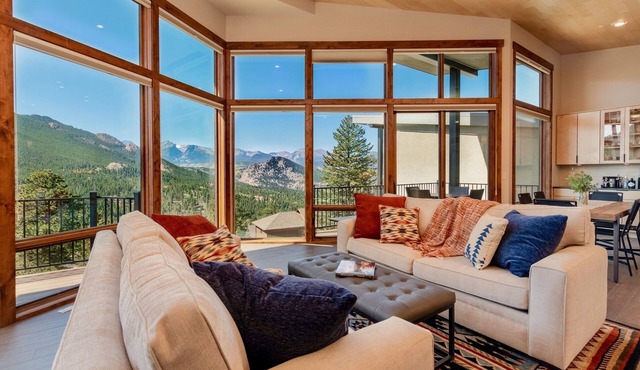 Azure Vista Vacation Home at Windcliff by RedAwning