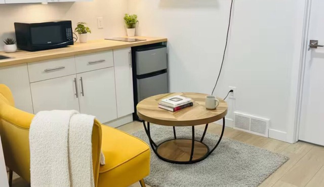 Base rate includes1bedroom (up to 2guest)need both bedroom book double base rate in Winnipeg