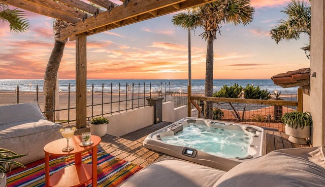 Beachfront Condo | Pool + Hot Tub Near the Port