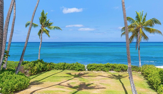 Beachfront Family Dream Vacation in Tranquil Home Along the Waianae Coast