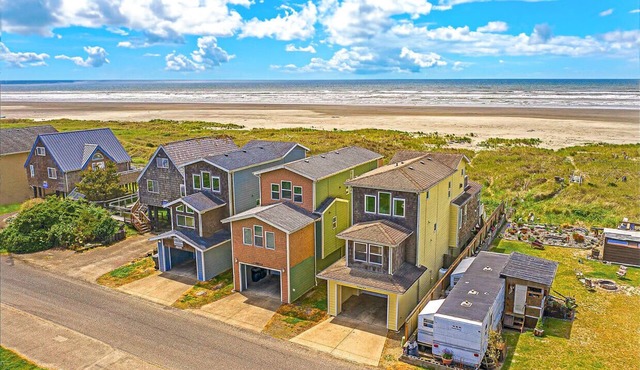 Beachfront Home w/Hot Tub | Sleeps 9 | Dogs OK