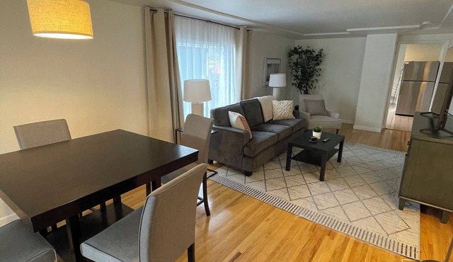 Beautiful 4-bedroom house with AC in Tacoma