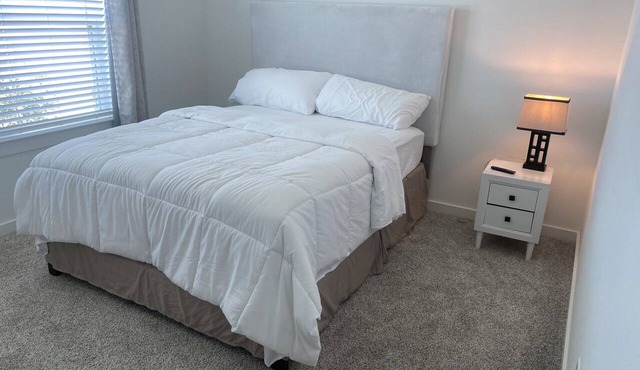 Beautiful 4-bedroom bungalow with AC in tranquil Texas City