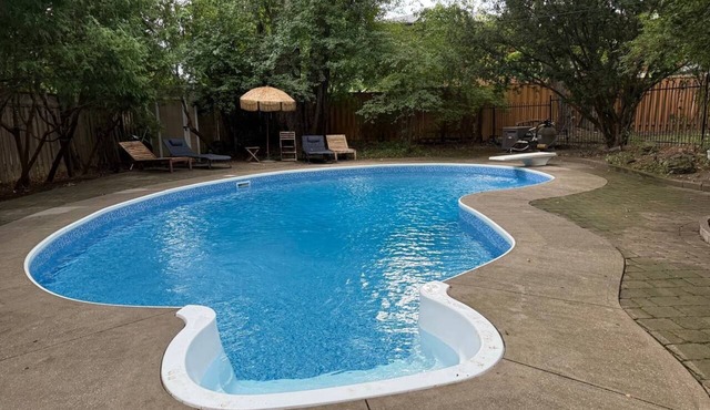 Beautiful Spacious 4BR House Pool Parking