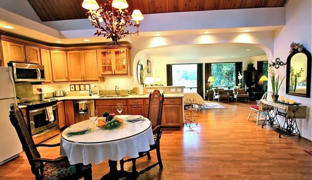 Beautiful Spacious Cottage on 1.5 Acre of Lush, Gated Property. 30 Day Minimum.
