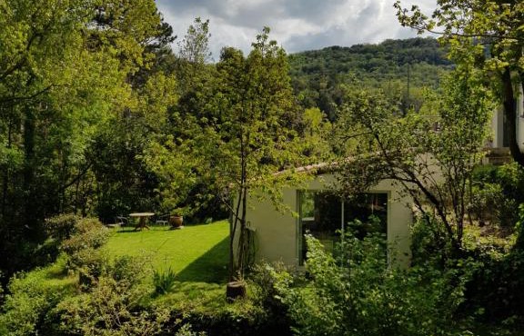 Beautiful studio surrounded by nature in Lanet