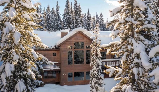 Beautifully renovated home with hot tub, A/C, and breathtaking views