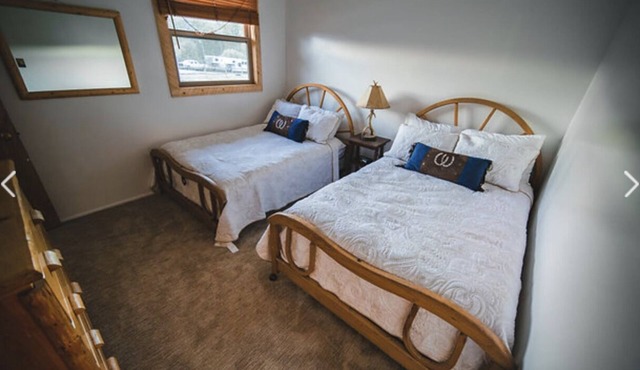 Boulder Lake Lodge