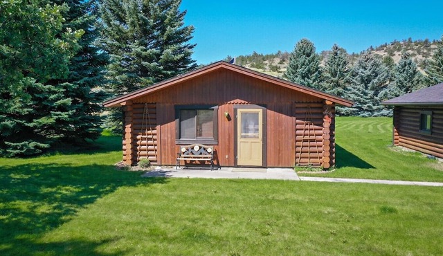 Boulder River Cabin | Riverfront Views | Sleeps 4