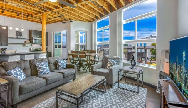 Bremerton Bay Condo | Walk to Ferry | Unit 201