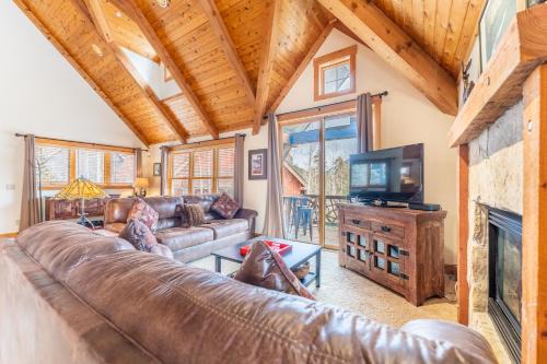 Cabins in the Pines #12 : 2