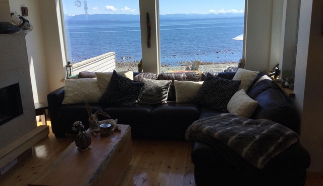 Campbell River - beachfront duplex on Stories Beach the Georgia Strait