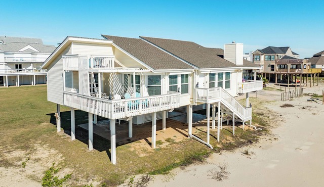 Casual Beachfront Home w/3 Decks, Stunning Gulf Views & Large Living Area