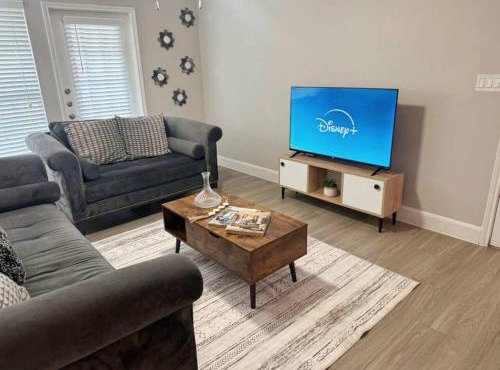Central 3bed 2bath 5 min Walk to NRG near MDC
