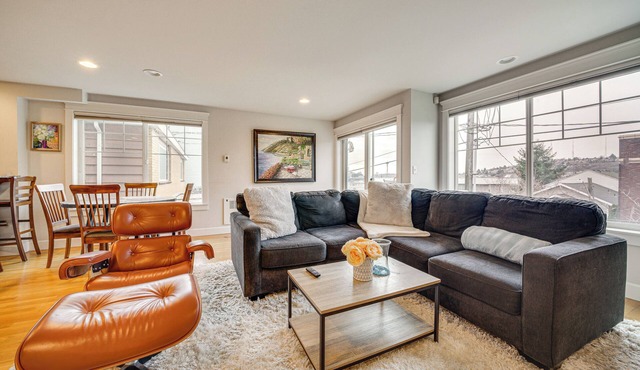 Central to Everything! Prime Seattle Townhome in Seattle