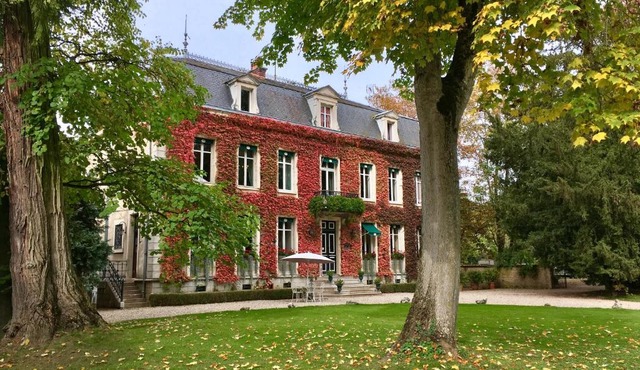 Château de Challanges in Beaune
