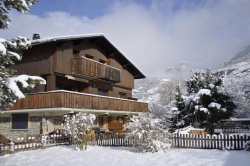 Chalet la Cachette Cyclists & Skiers in Le Bourg-dʼOisans